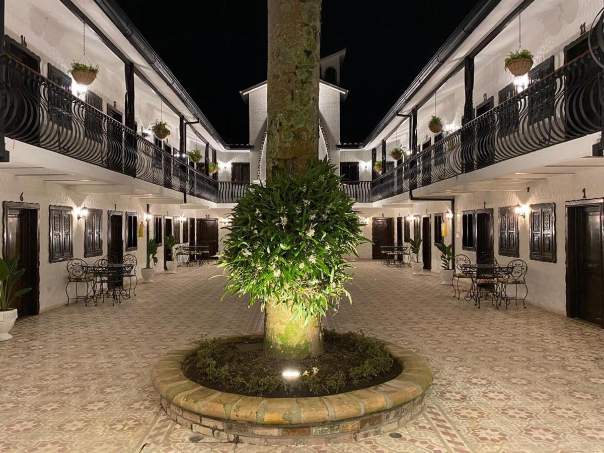 Casa Hotel Las Orquideas سيركاسيا المظهر الخارجي الصورة