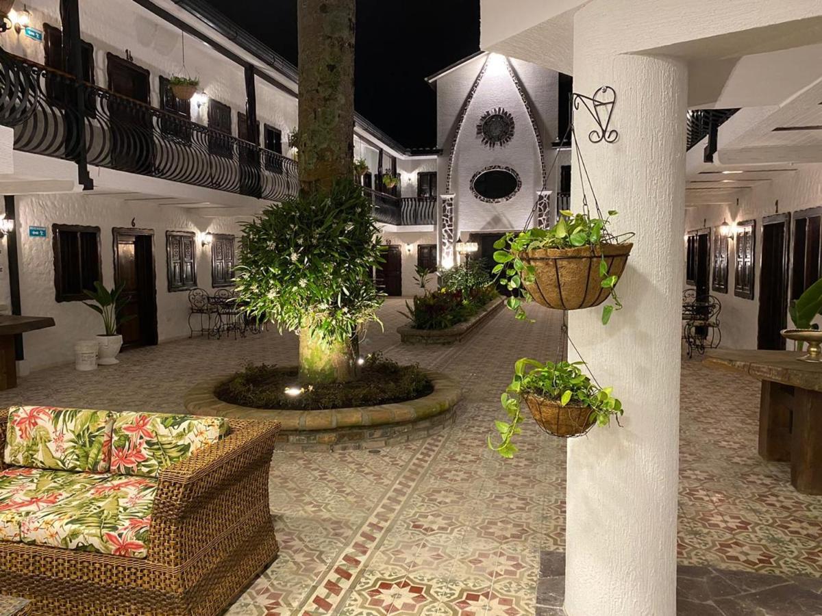 Casa Hotel Las Orquideas سيركاسيا المظهر الخارجي الصورة