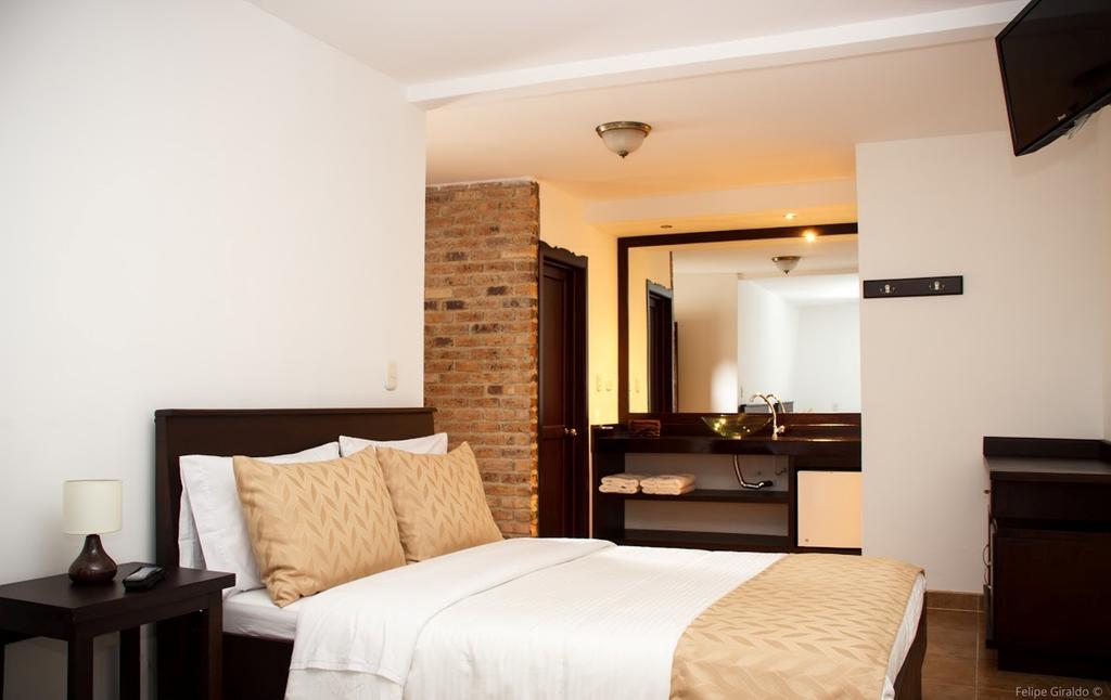 Casa Hotel Las Orquideas سيركاسيا الغرفة الصورة