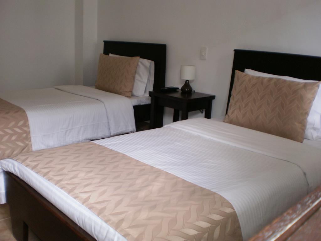 Casa Hotel Las Orquideas سيركاسيا الغرفة الصورة